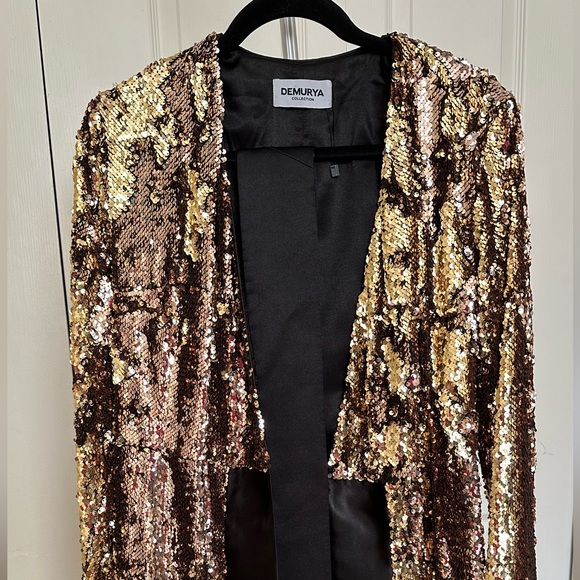 Gold sequence robe dress with black silk belt matching the black piping. - Picture 3 of 3